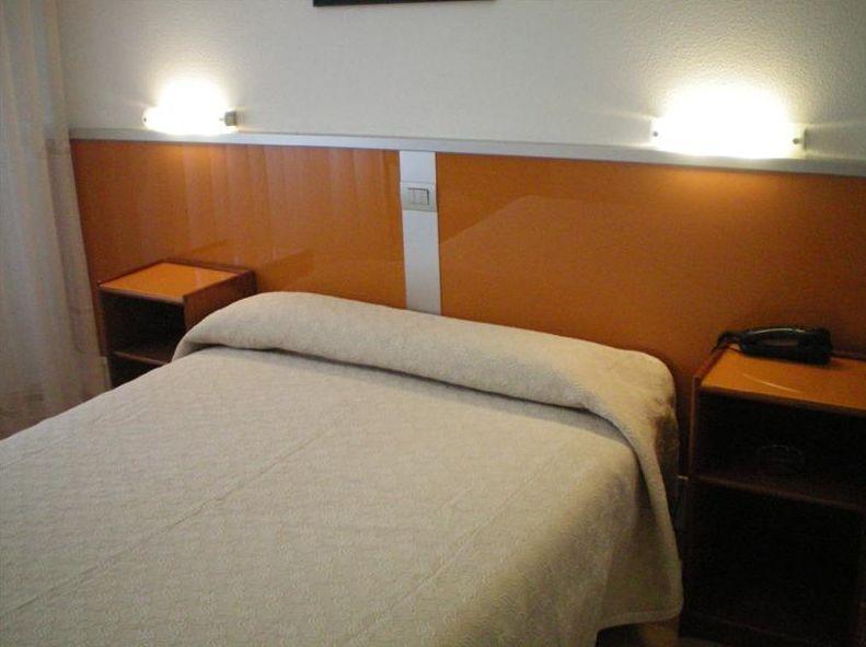 Hostal Liste Station A Coruña Zimmer foto